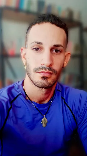 retrato del tatuador cubano Artvier Tattoo